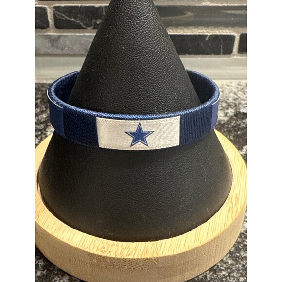 Dallas Cowboys Adjustable Embroidered Bracelet Navy & Silver With Star Logo - Picture 1 of 4